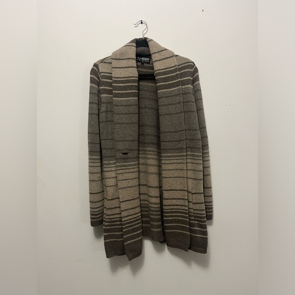 Hilary Radley Tan Knitted Cardigan Large 2 Button Lambs Wool - Picture 1 of 7